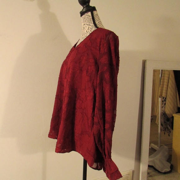 Chic Maroon Lace Blouse - Picture 3 of 5
